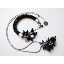 "Fekete leányka" nemesacél kígyólánc szőlőfürtös medállal