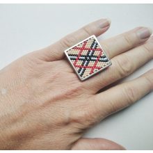 "Burberry" hangulatú gyöngy gyűrű nemesacél alappal