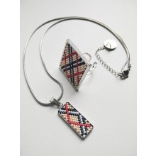 "Burberry" hangulatú gyöngy gyűrű nemesacél alappal