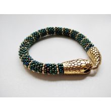 Zöld-arany gyöngyhorgolt karkötő kígyófejes kapoccsal