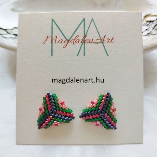 Piros-zöld rombuszmintás gyöngyhorgolt karkötő