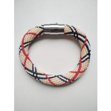 "Burberry" hangulatú gyöngyorgolt karkötő